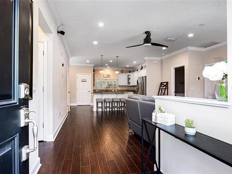 5504 NW 34th St — Photo 9