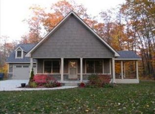 560 Woodbridge Dr, Gaylord, MI 49735