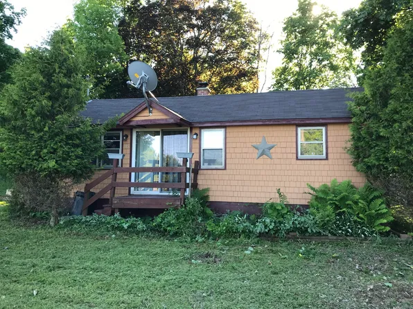 915 River Rd, Orrington, ME 04474