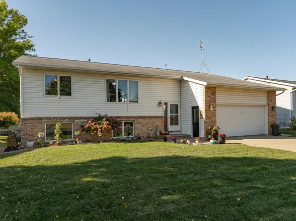 118 Circle Dr, Saint Charles, MN 55972