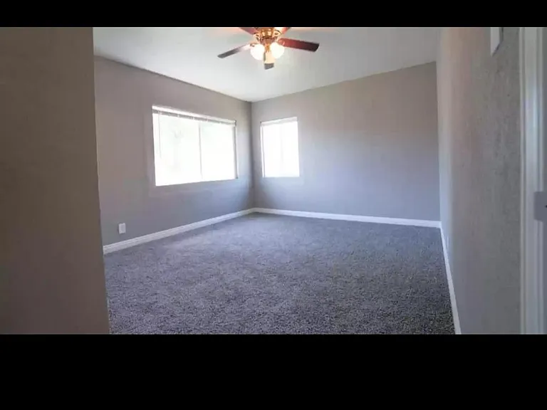 1512 W Dakota Ave — Photo 5