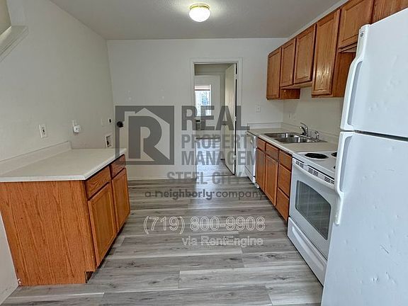 2nd image of 1719 Oakshire Ln #A