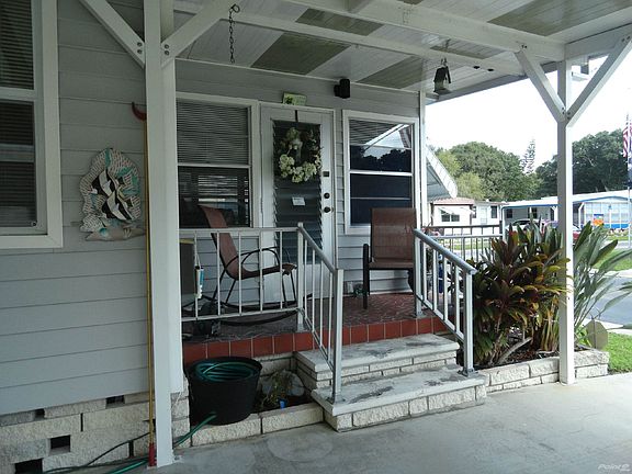 FLORIDA ROOM ENTRANCE