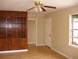 5th image of 5913 Walraven Cir