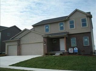 1305 Wicklow Dr, Bloomington, IL 61705