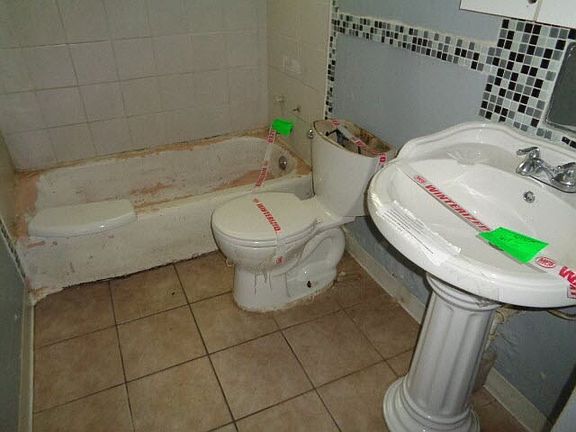 4th image of 14249 Kenwood Ave