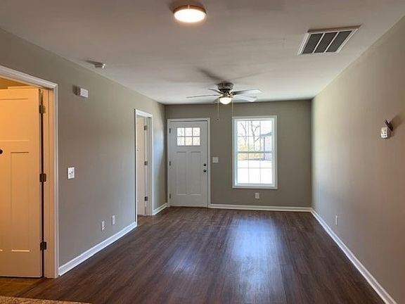 2nd image of 807 Belmont Ave #D