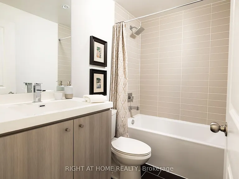 105 George St E #1912 — Photo 18