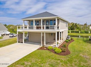 105 Taylors Creek Ln, Beaufort, NC 28516