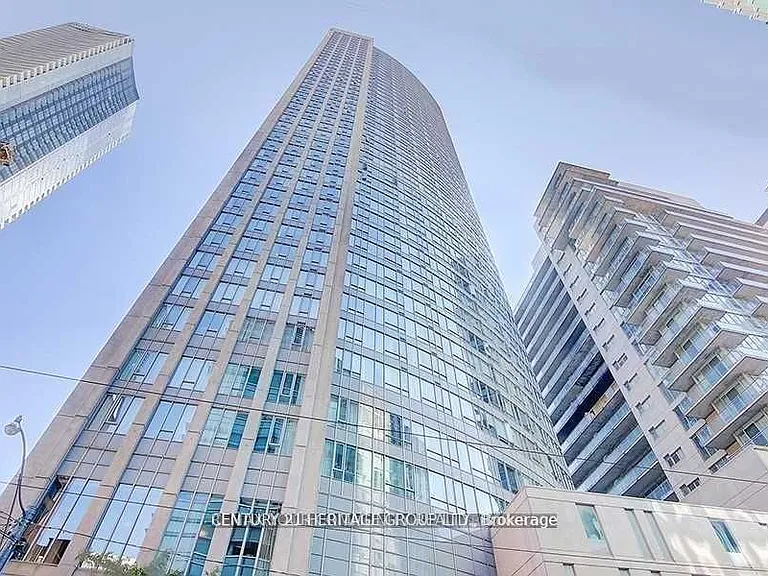 210 Victoria St #608 — Photo 1