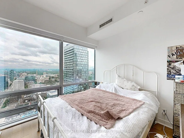 15 Grenville St #3503 — Photo 20