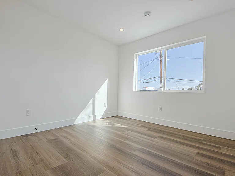 Luxury 3 & 4 Bed Townhomes a Short Walk to Topanga Village! — Photo 21