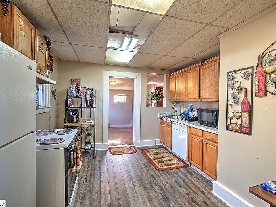 7 Hillside Ln, Greenville, SC 29605 Zillow