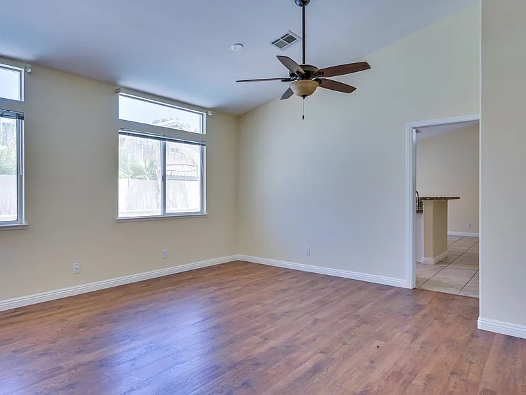968 E Robindale Rd — Photo 11