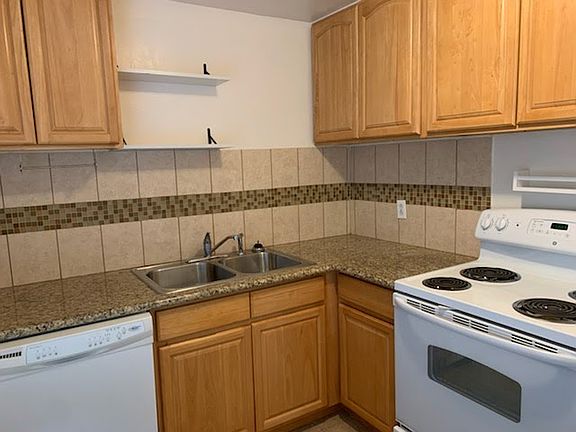 5th image of 1400 Queen Anne Ave N APT 101
