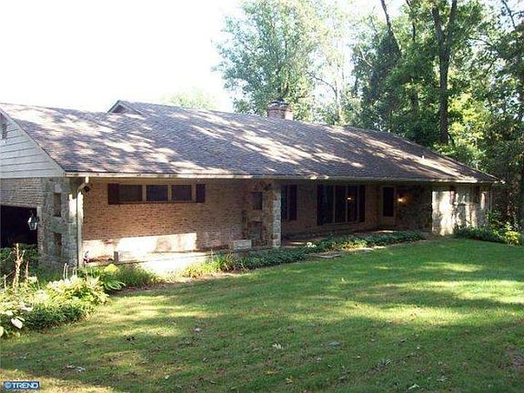 5th image of 50 Oakridge Dr