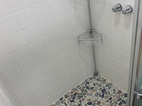 4th image of 531 W Palm St