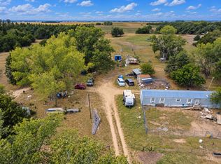 437 Comanche Rd, Great Bend, KS 67530