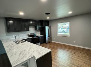 1704 W Jefferson St, Pecos, TX 79772