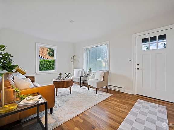 3rd image of 1115 Garrison Street NE