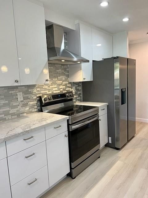 1st image of 2533 Lucy Ln