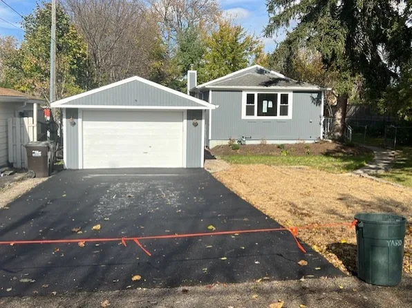 921 Highland Ave, Wauconda, IL 60084