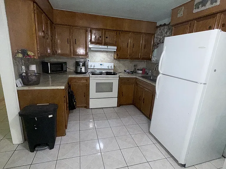 2305 Lusby St — Photo 12