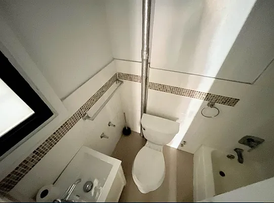 Rented by Heritage Realty LLC | media 8