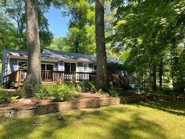 160 Mountain Road, Cheshire, CT 06410