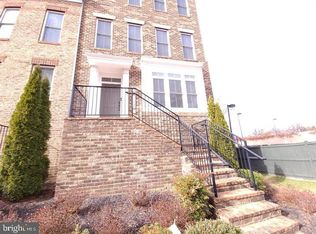 11402 Ridgeline Rd, Fairfax, VA 22030