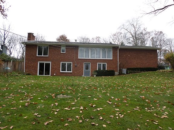 3rd image of 123 Crestmont Dr