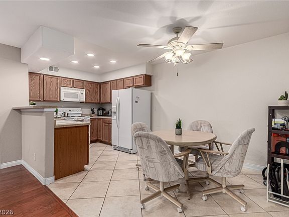 3rd image of 1575 W Warm Springs Rd Unit 1813