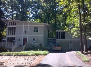 102 Warwick Pl, Forest, VA 24551