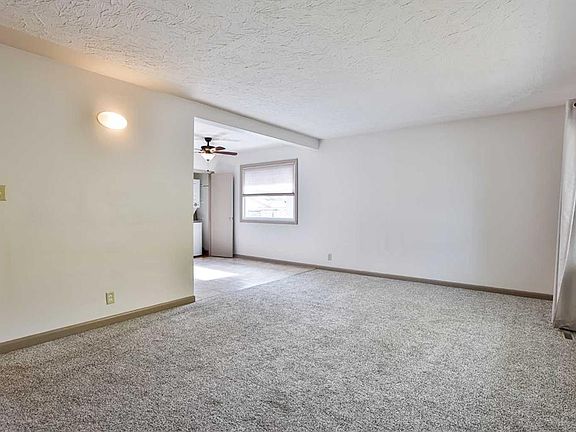 3rd image of 517 W 10th St N