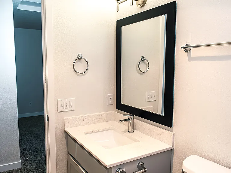 Courtside Apartments — Photo 8