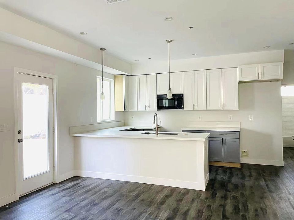 1st image of 1638 W 36th Pl #1