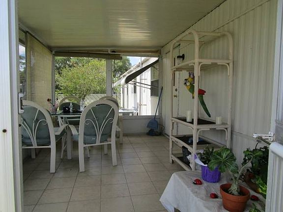 4th image of 16075 Saint Johns Cir