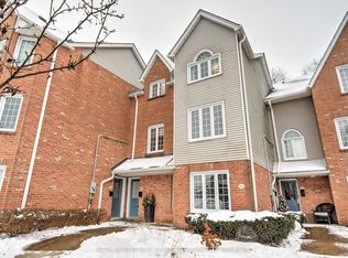 2110 Cleaver Ave #213, Burlington, ON L7M3Z4