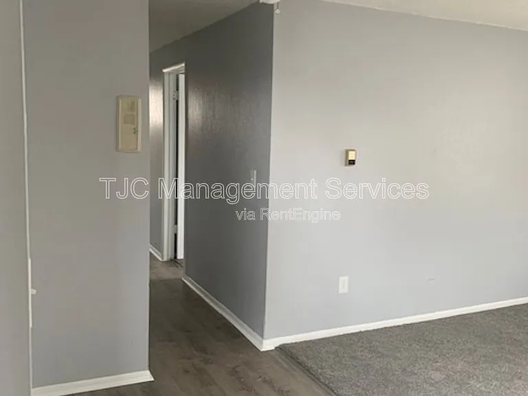 1138 N Corona St #301 — Photo 13