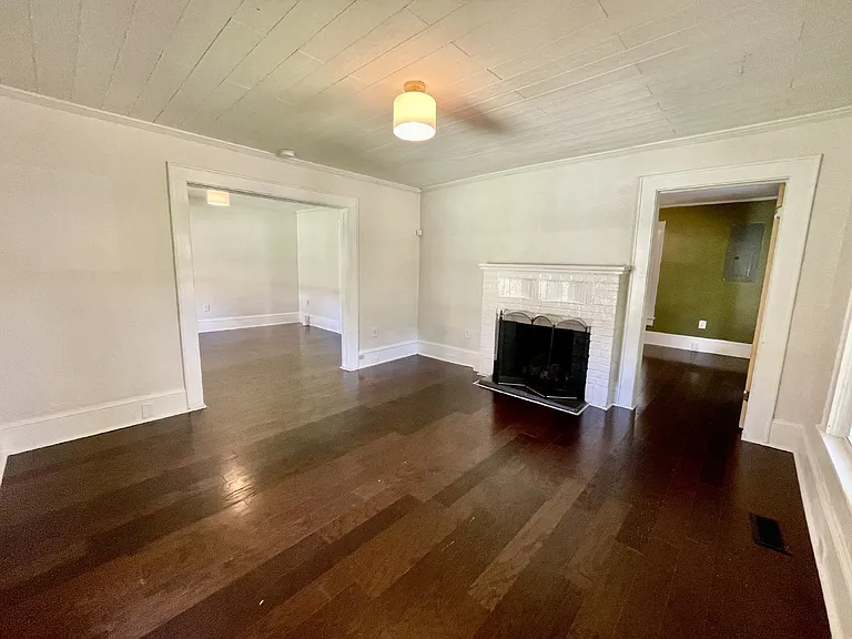 536 Pearl St — Photo 4