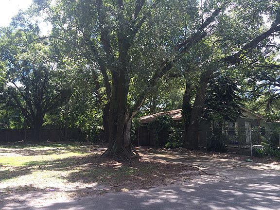 2nd image of 1605 E River Cove St