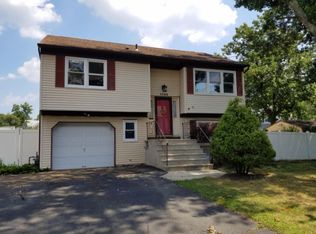 1044 Woodmere Dr, Keyport, NJ 07735