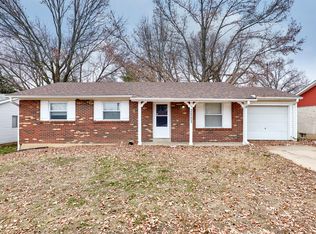 2551 Hedgerow Dr, Florissant, MO 63031