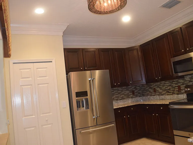 10160 SW Canossa Way — Photo 8