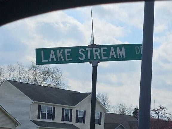 3rd image of 3285 Lakestream Dr