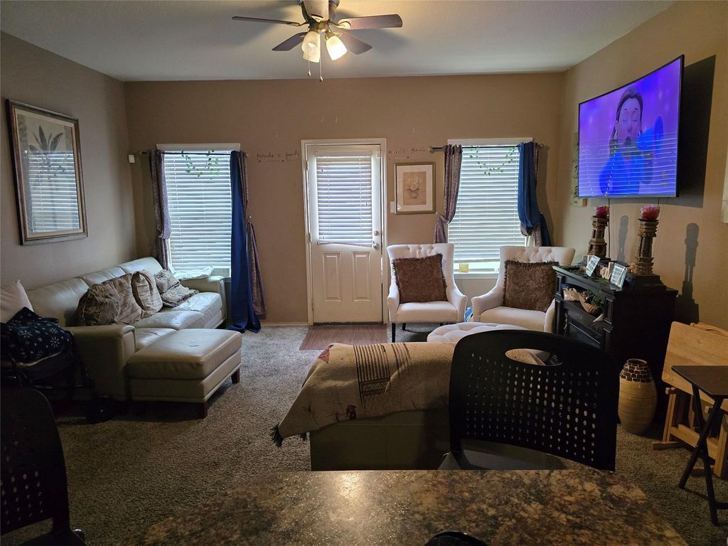 Apartment in Houston, Carpenter's Landing, Harris - View 3