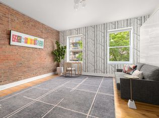 421 W 22nd St APT 4R, New York, NY 10011