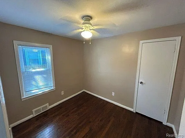 21751 Roslyn Rd — Photo 12
