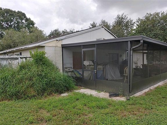 5th image of 7224 Fox Chase Dr