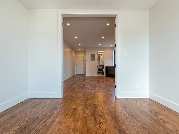 5th image of 663 Hancock St #Az16